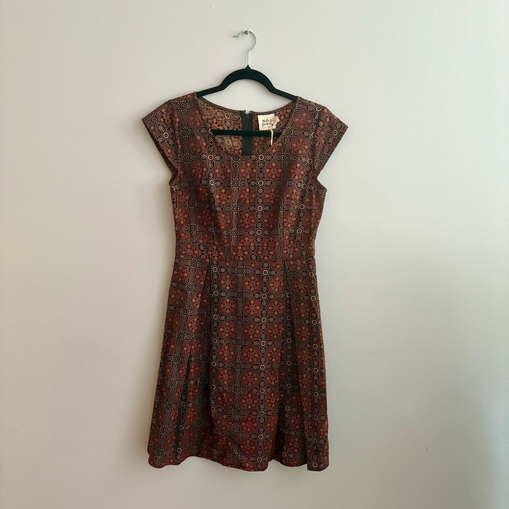Mata Traders Burgundy and Black Geometric Dress